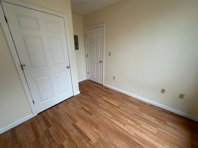 Building Photo - 79 Essex St