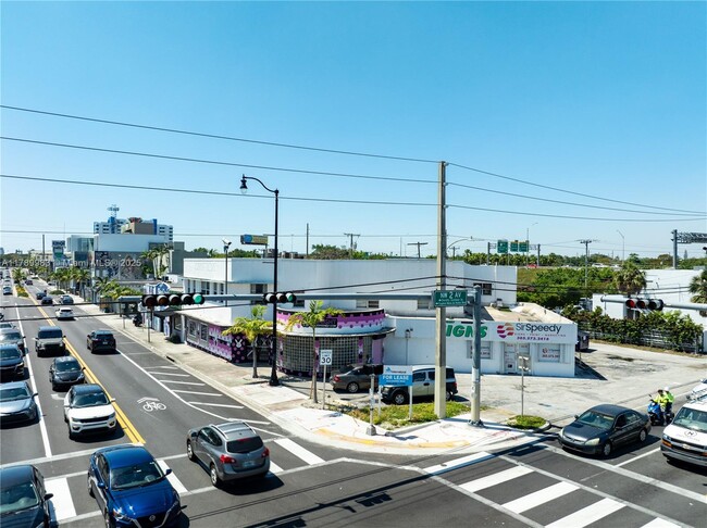 Building Photo - 203 NW 36th St