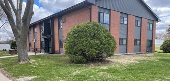 Building Photo - 440 3rd St SE