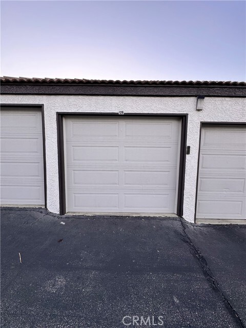 Building Photo - 13133 Le Parc Blvd