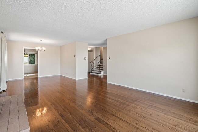 Building Photo - Single-Family Home Located in Peaceful Nei...
