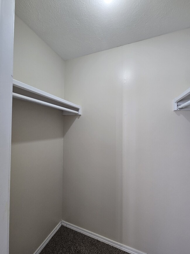 Building Photo - 3824 W Elm St