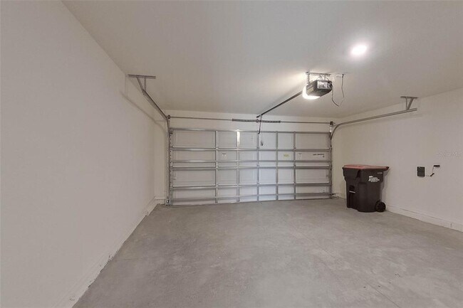 Building Photo - 8641 SW 43rd Ter