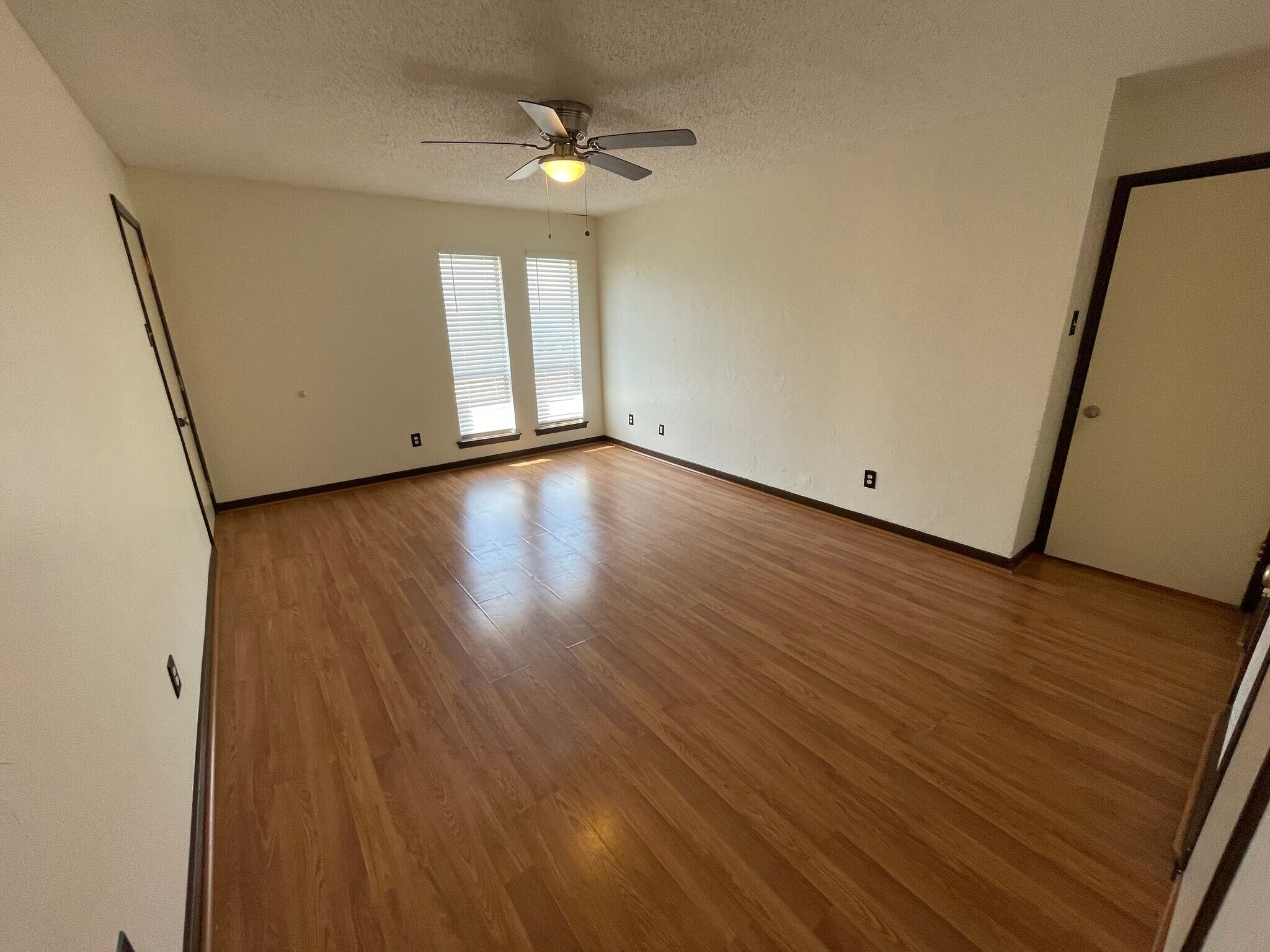 Building Photo - 5808 Sandhurst Ln