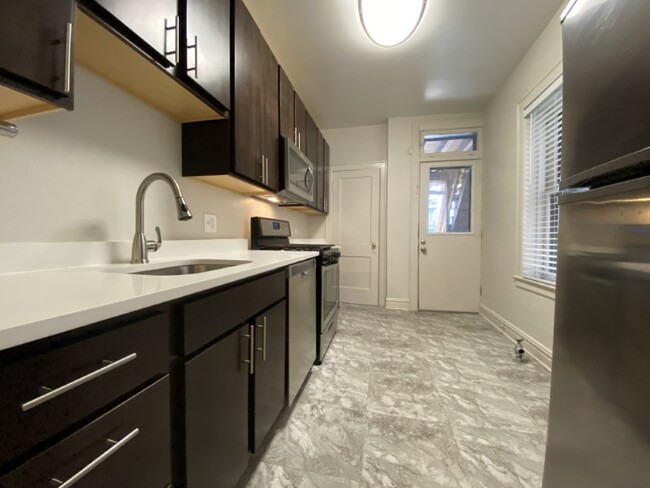 Upgraded kitchen - 1953 N Cleveland