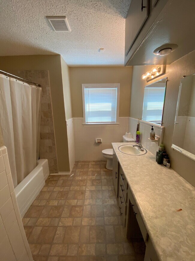 Building Photo - Pre-leasing June 1st! Tech Terrace!