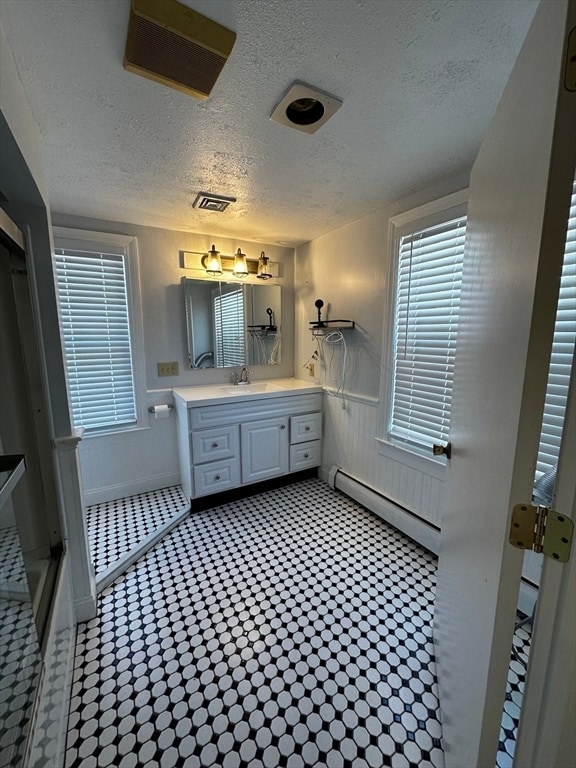 Building Photo - 144 E Main St