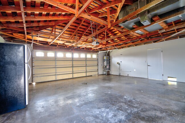 Building Photo - 8311 Raintree Ave