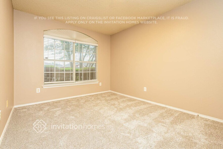 Building Photo - 1010 Barkridge Dr