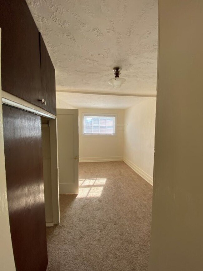 Building Photo - Quaint 1 Bed 1 Bath Home in Medford