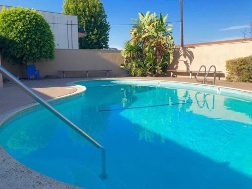 Building Photo - 13051 Gilbert St