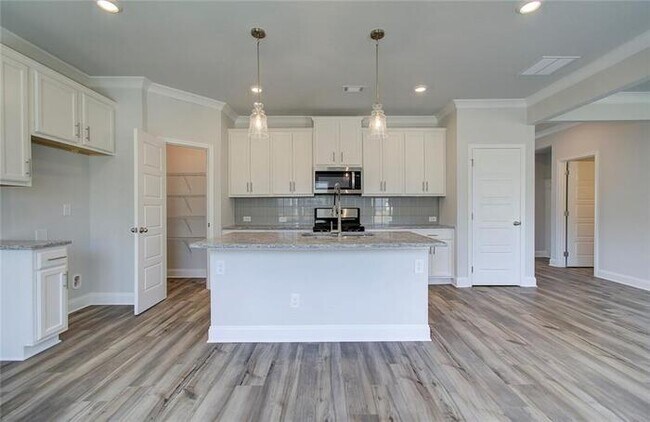 Building Photo - 324 Sterling Creek Wy