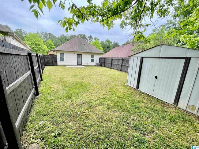 Building Photo - 5241 Cottage Cir