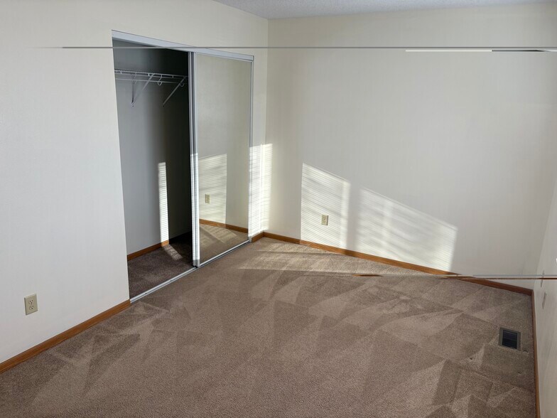 Building Photo - 806 Waldo St