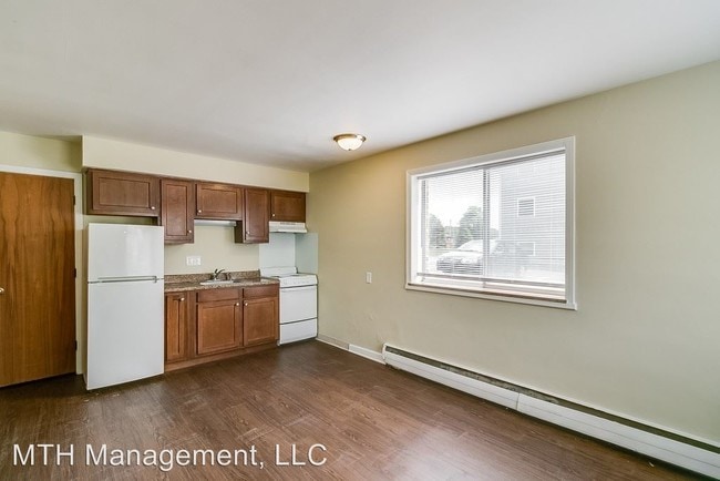 Building Photo - 1 br, 1 bath Apartment - 921 Coolidge Road