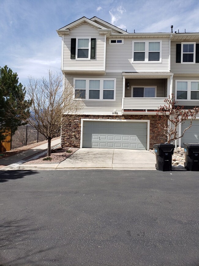 Primary Photo - Beautifully maintained corner unit townhome!