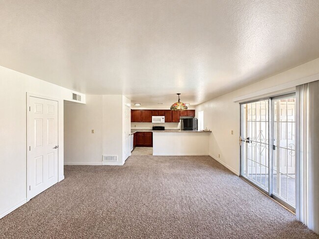 Building Photo - 5300 Indian River Dr