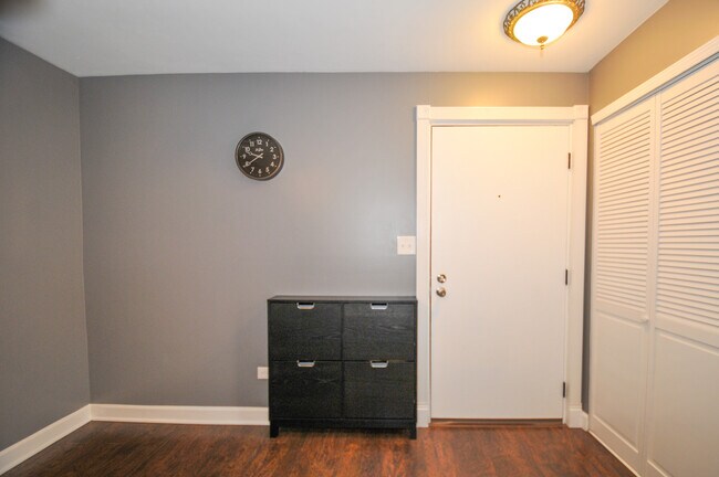 Building Photo - 254 George St