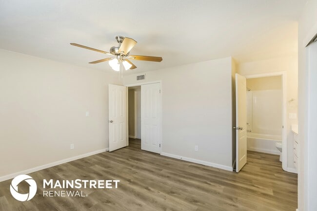 Building Photo - 8921 W Weldon Ave