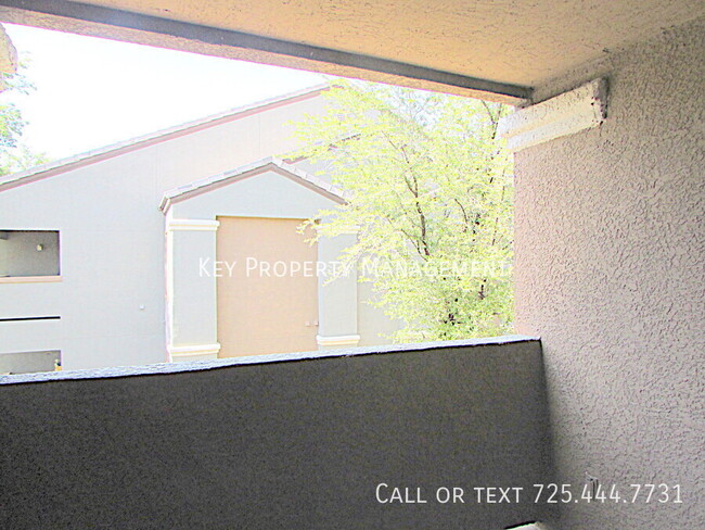 Building Photo - 555 E Silverado Ranch Blvd
