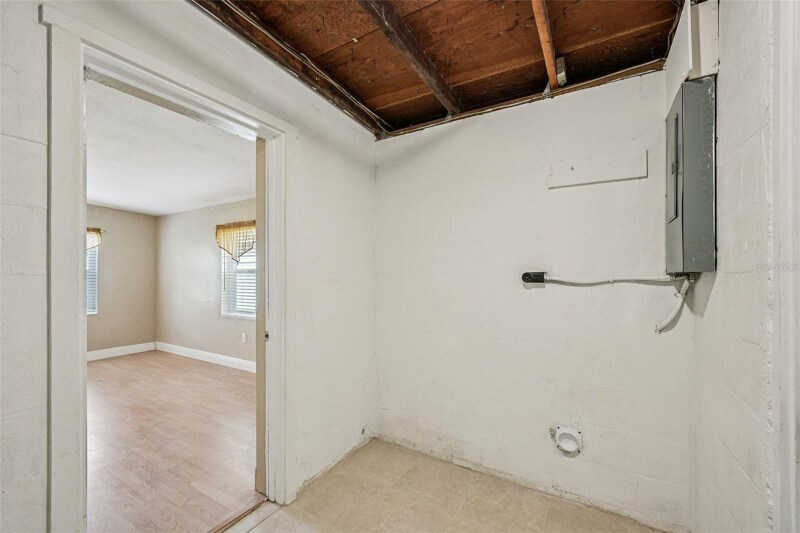 Building Photo - 5825 81st Ave