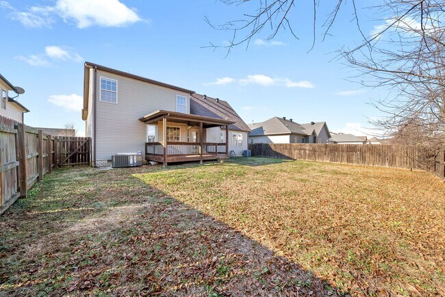 Building Photo - Three Bedroom with Bonus in Franklin Meadows!