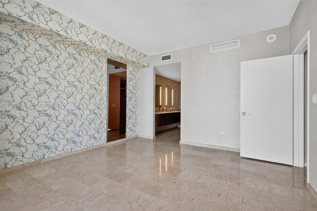 Building Photo - 88 SW 7th St