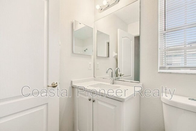 Building Photo - 6723 Lake Camden Way