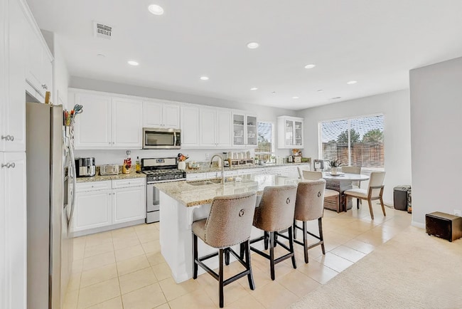 Building Photo - *RENT SPECIAL* Gorgeous 3-bedroom home in ...