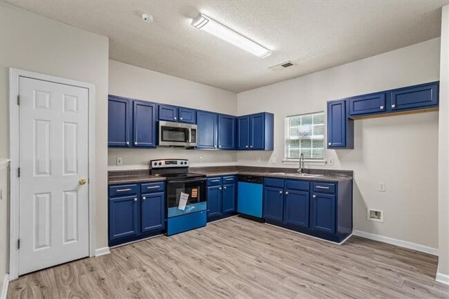 Building Photo - 7322 Bridlewood Ct