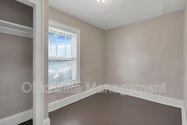 Building Photo - 2709 Sullivant Ave