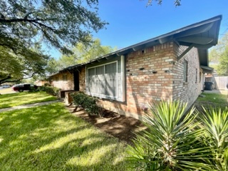 Building Photo - 4901 Lakemoor Dr