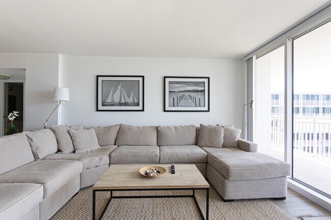Building Photo - 3546 S Ocean Blvd