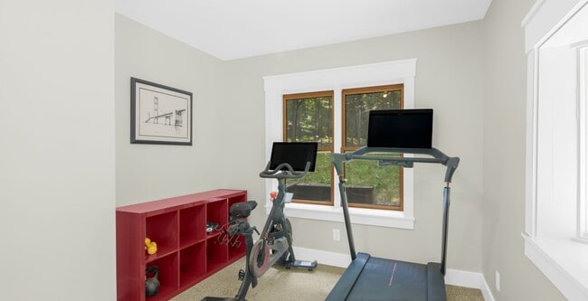 Building Photo - 2174 Evergreen Ave