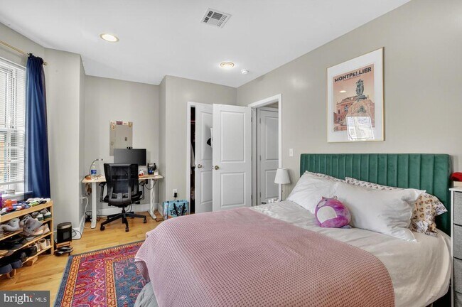 Building Photo - 709 N 3rd St