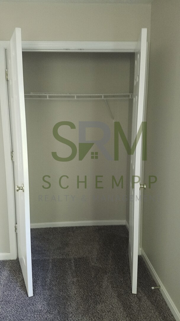 Building Photo - Large 3 bedroom/1.5 bath house in Downtown Louisville-Section 8 Accepted