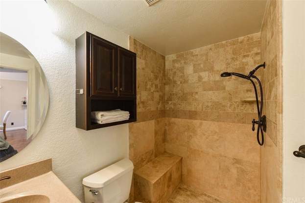 Building Photo - 22757 Lakeway Dr