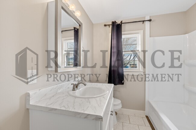 Building Photo - 3240 S Custer Ave