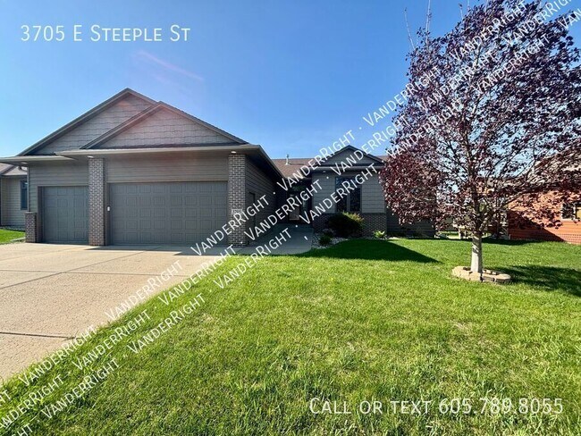 Primary Photo - 3705 E Steeple St
