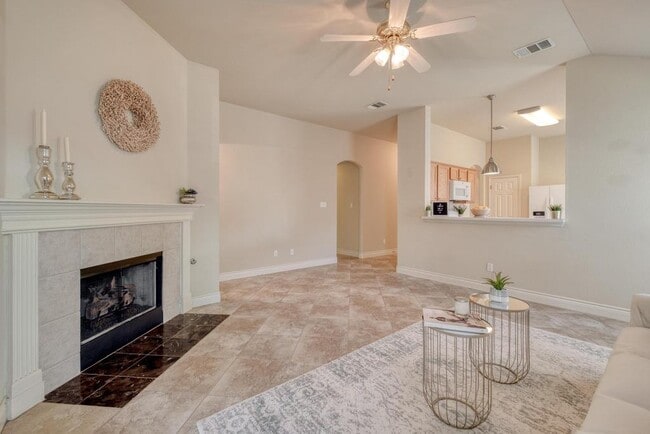 Building Photo - 1303 Ridgewood Dr
