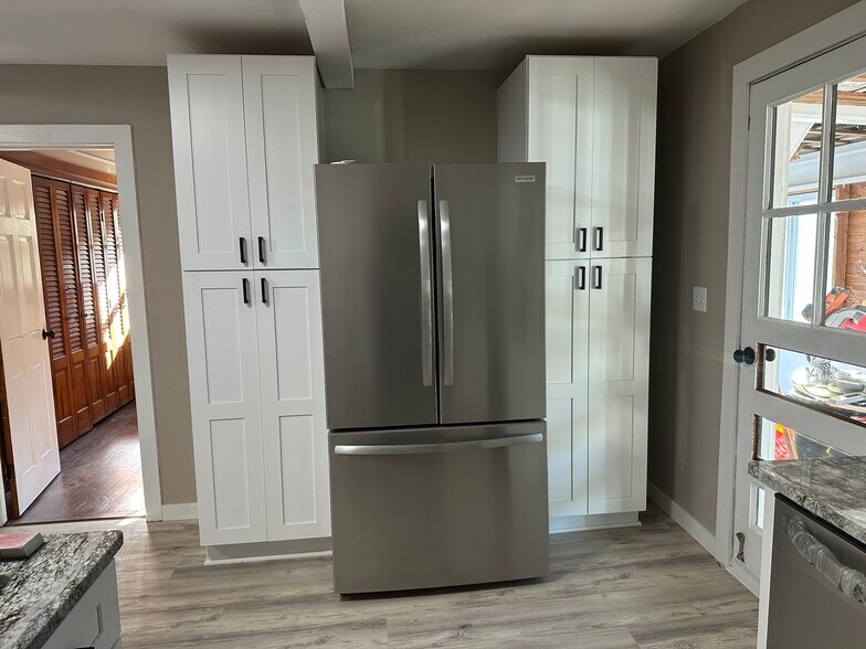 New appliances - 69 Monroe St