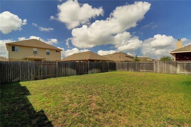 Building Photo - 330 Briar Park Dr