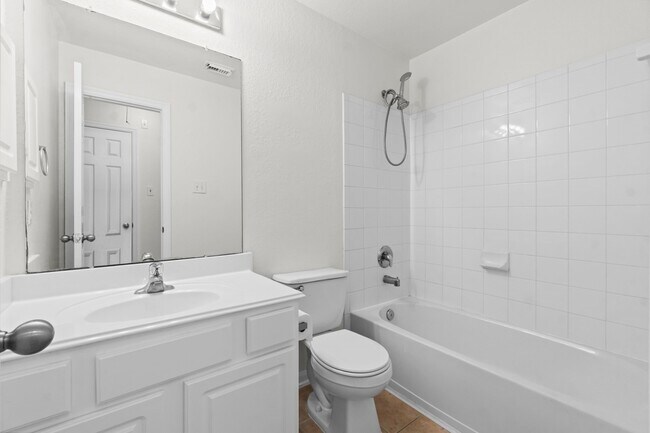 Building Photo - 155 Fairwind Trail Dr