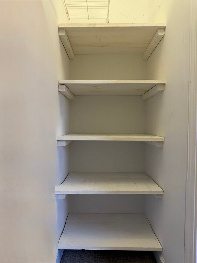 Building Photo - 104 Sunflower Pl