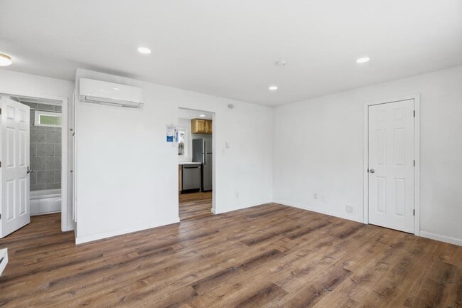 Building Photo - 3416 S Thompson Ave