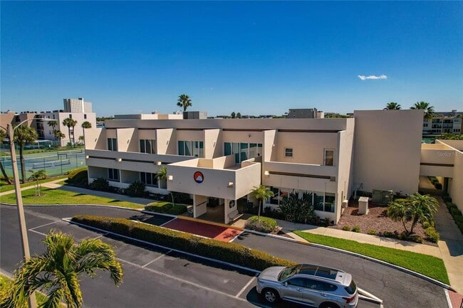 Building Photo - 7540 Bay Island Dr S