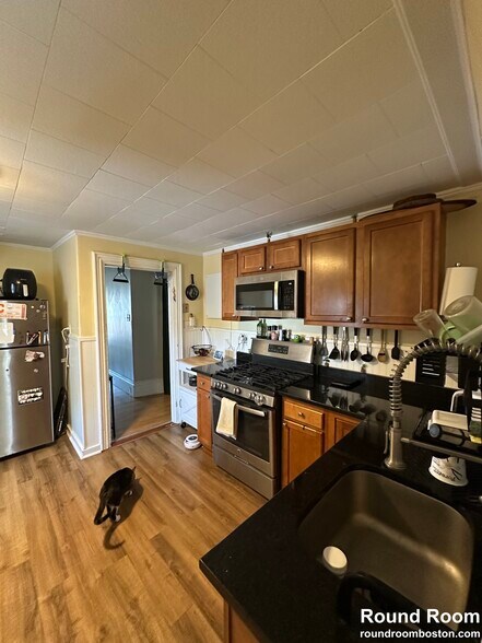 Building Photo - 282 Summer St