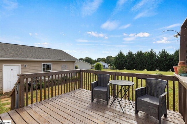 Building Photo - 602 Delward Way