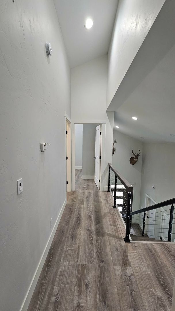 Building Photo - Fully furnished town home in Bigfork