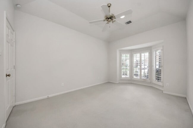 Building Photo - 39 Wild Meadow Ct